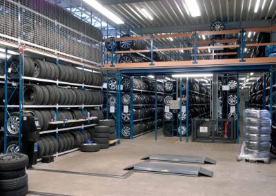 Equipment for tyre centre